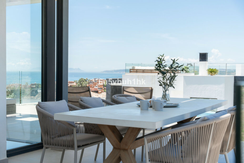 Detached Villa Estepona Málaga - image 17