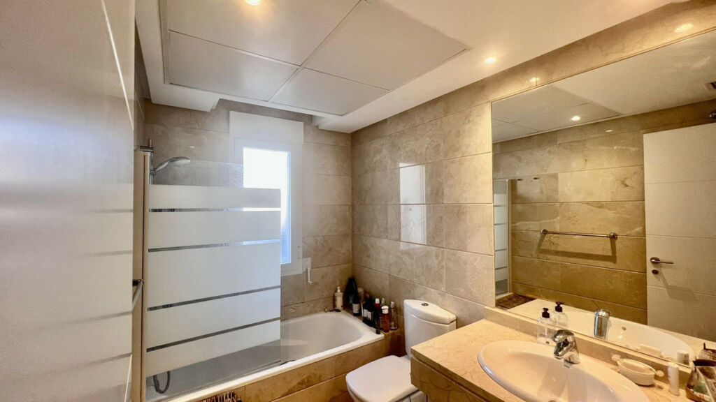 Penthouse Nueva Andalucía Málaga - image 17