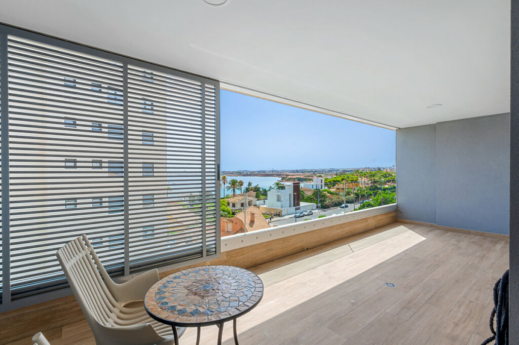Middle Floor Apartment Punta Prima Alicante - image 17