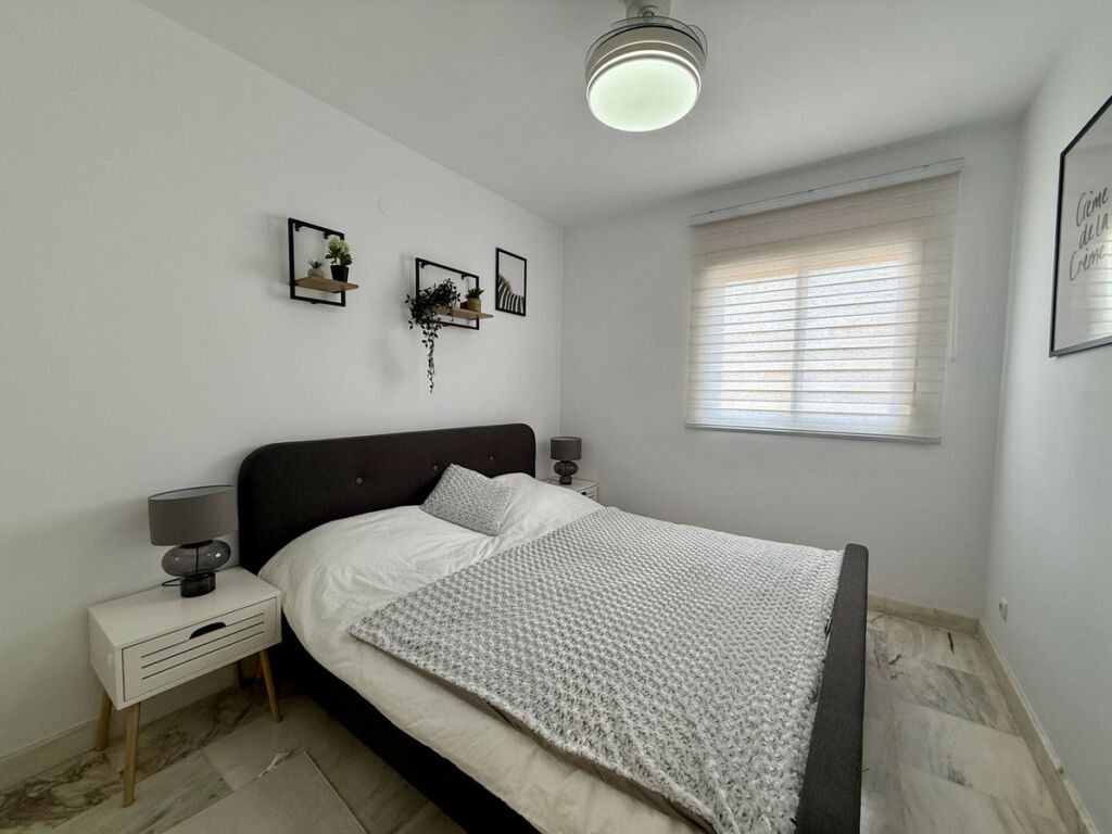 Middle Floor Apartment La Cala Málaga - image 17