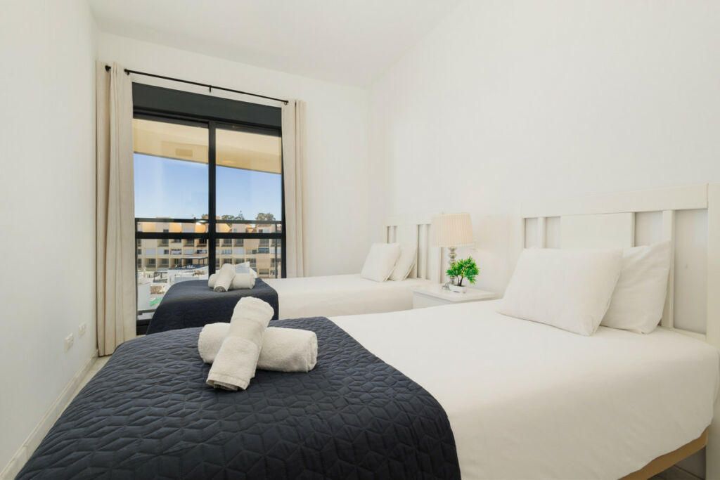 Middle Floor Apartment Estepona Málaga - image 17