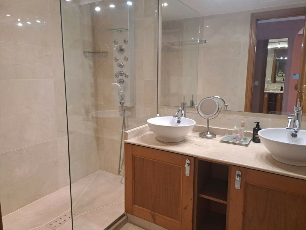 Middle Floor Apartment Benahavís Málaga - image 17
