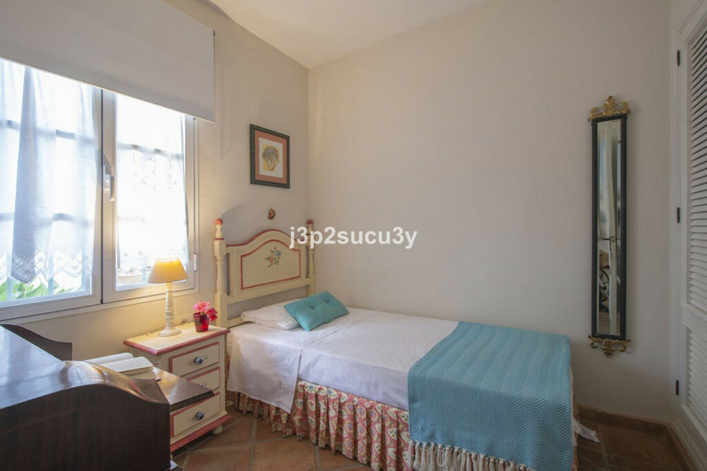 Detached Villa Benamara Málaga - image 17