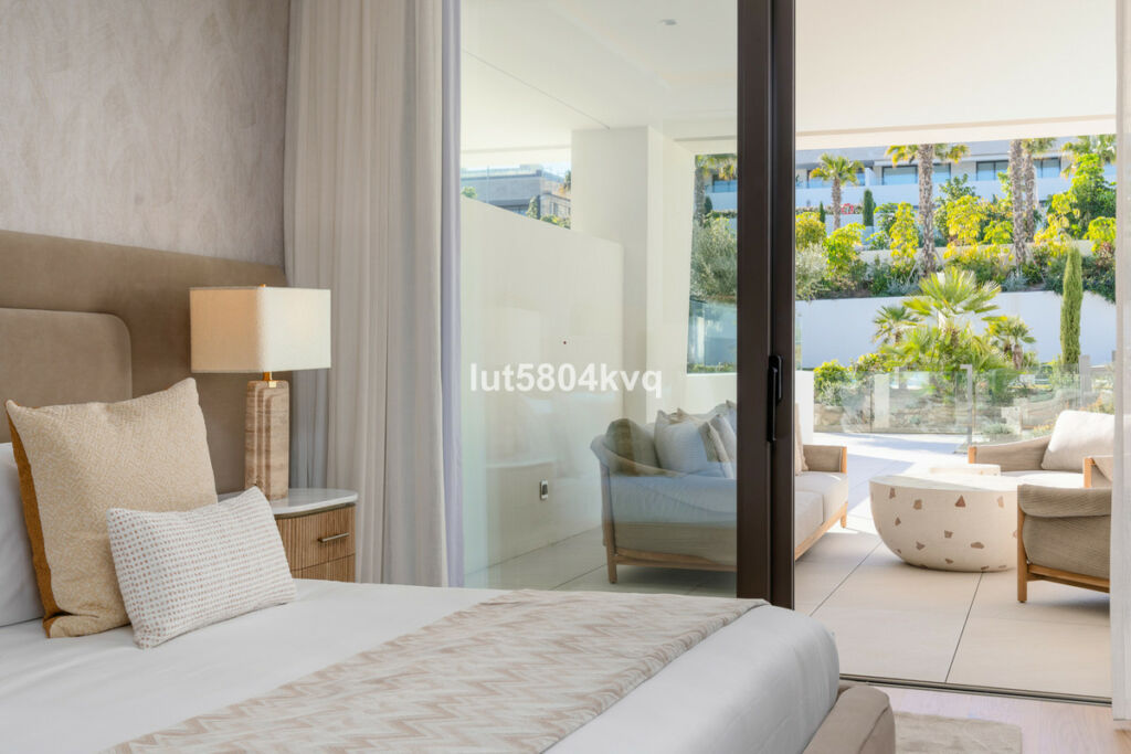 Ground Floor Apartment The Golden Mile Málaga - image 17