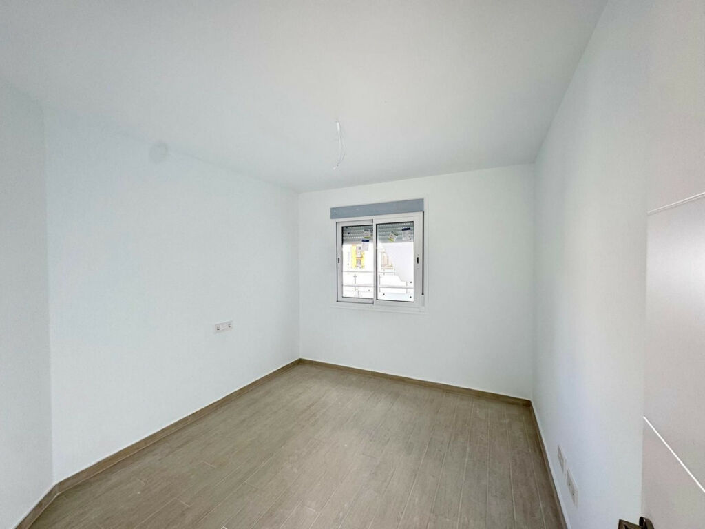 Middle Floor Apartment Fuengirola Málaga - image 17