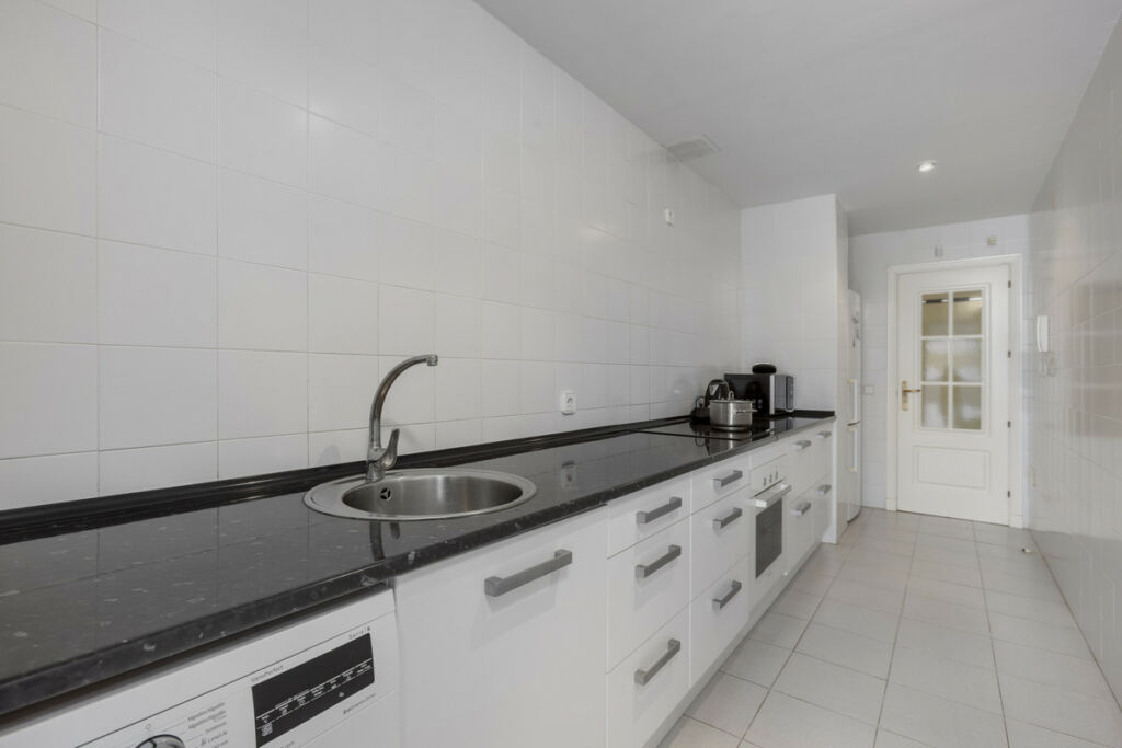 Ground Floor Apartment The Golden Mile Málaga - image 17