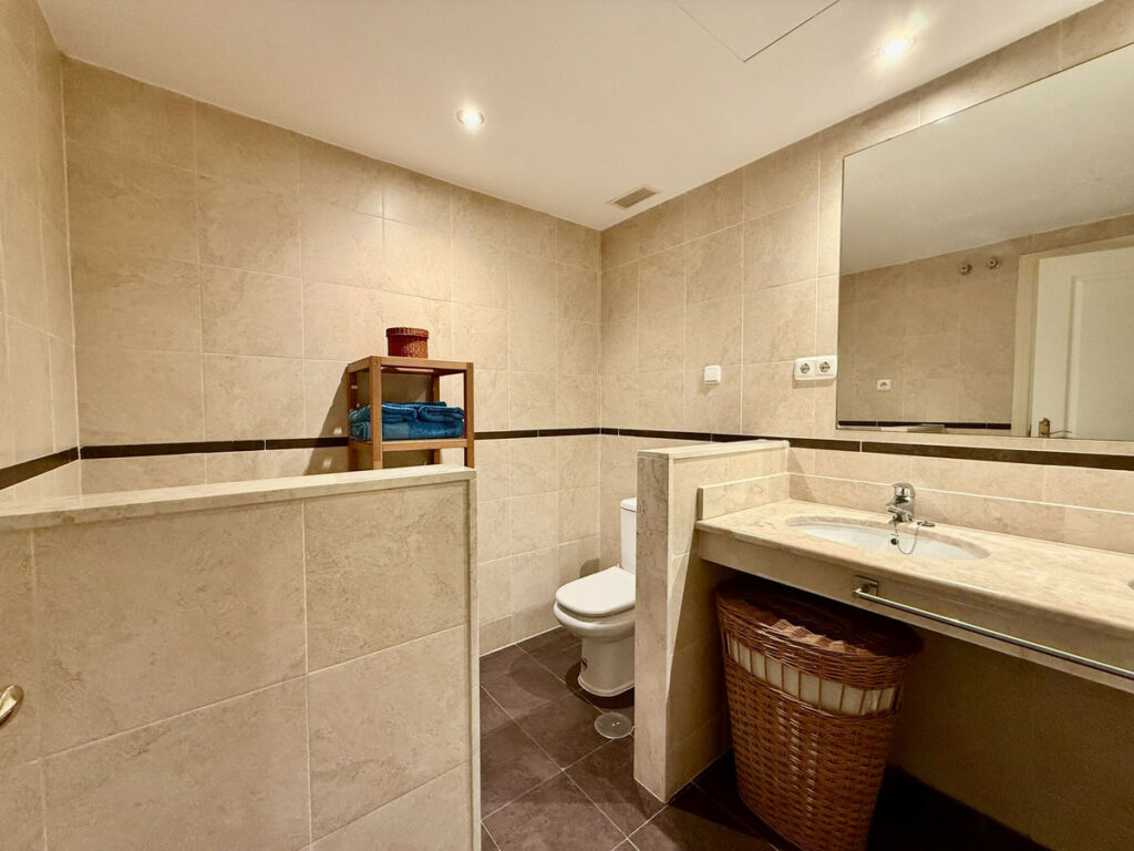 Ground Floor Apartment The Golden Mile Málaga - image 17