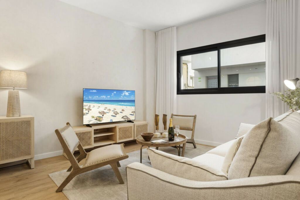 Middle Floor Apartment Estepona Málaga - image 17