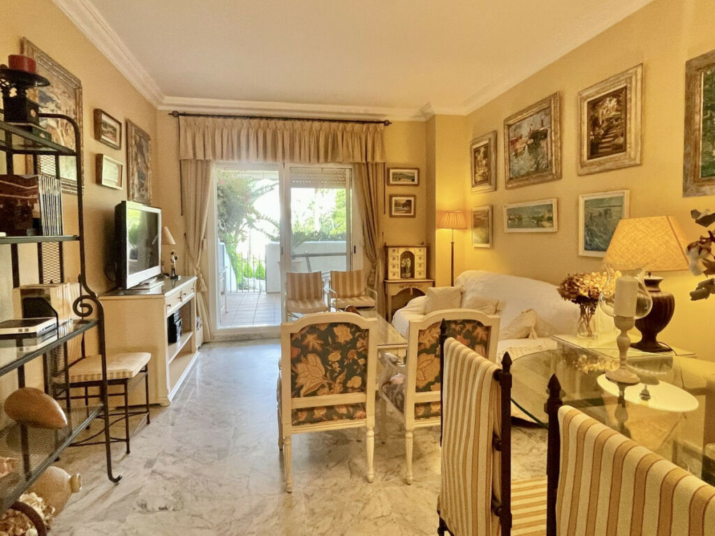 Ground Floor Apartment The Golden Mile Málaga - image 11