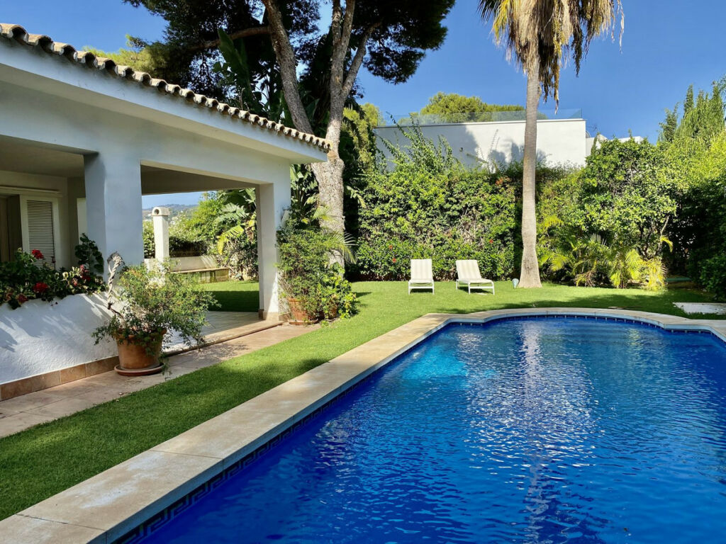 Detached Villa Los Monteros Málaga - image 17