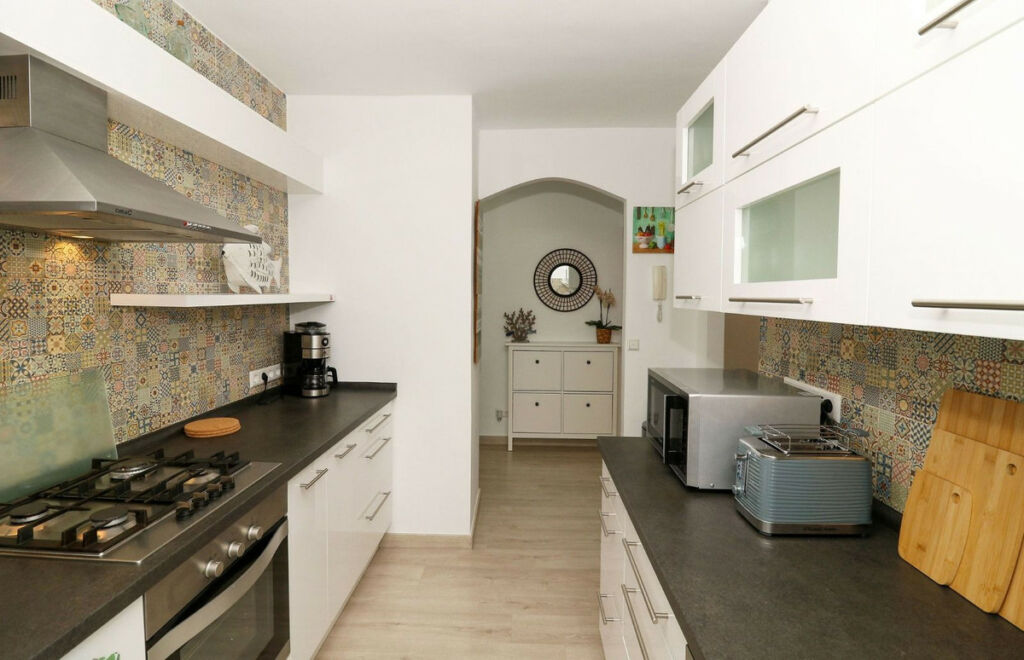 Middle Floor Apartment Calahonda Málaga - image 17