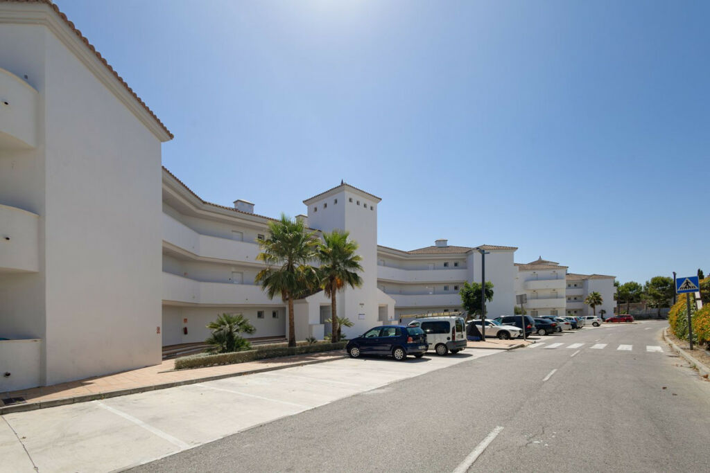 Middle Floor Apartment Manilva Málaga - image 17