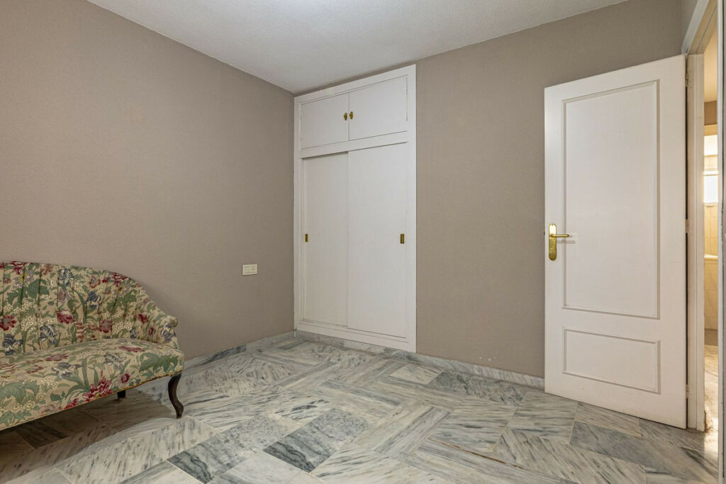 Middle Floor Apartment Los Boliches Málaga - image 17