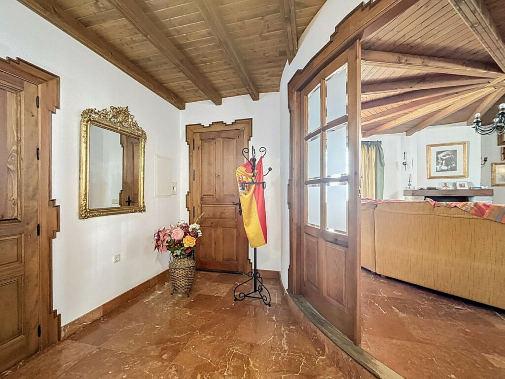 Detached Villa La Viñuela Málaga - image 17