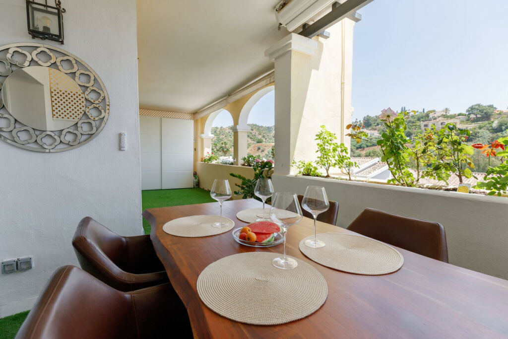 Middle Floor Apartment La Quinta Málaga - image 17