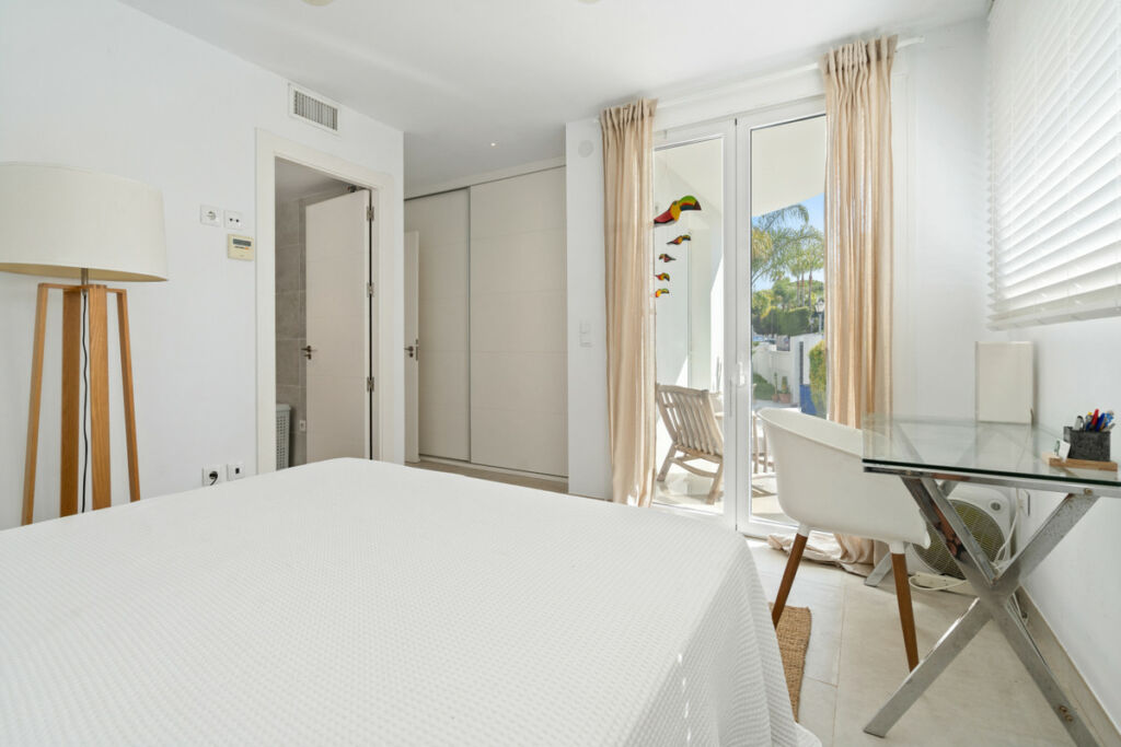 Detached Villa Marbesa Málaga - image 17