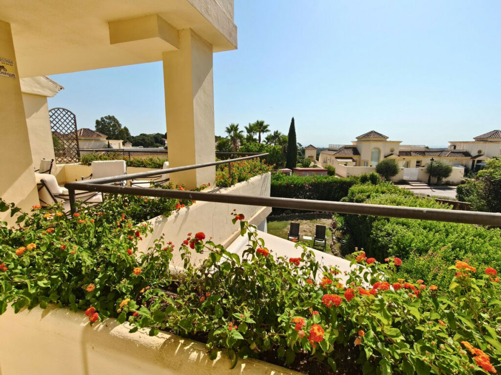 Middle Floor Apartment San Roque Club Cádiz - image 17