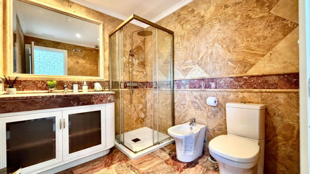 Middle Floor Apartment Marbella Málaga - image 17