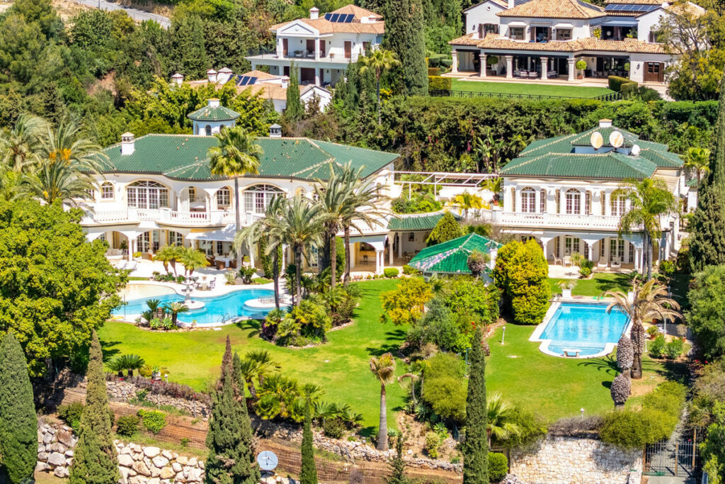Detached Villa The Golden Mile Málaga - image 17