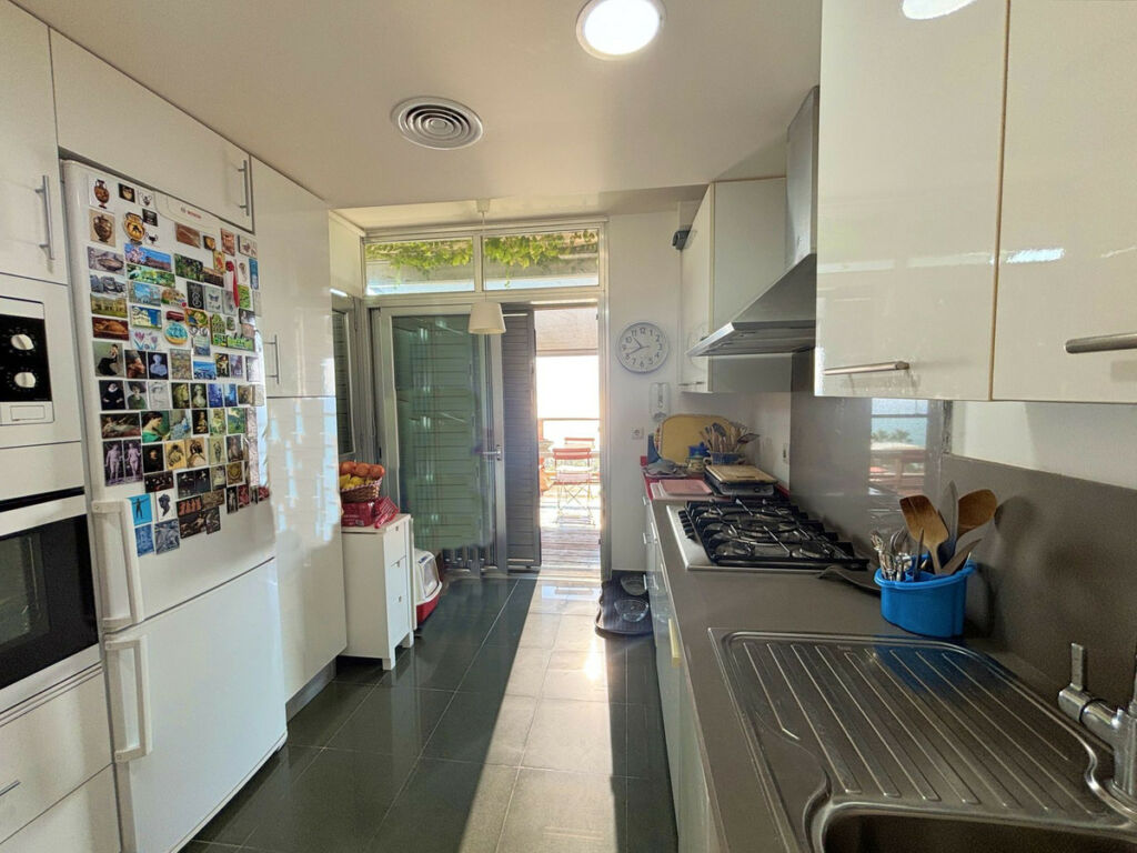 Penthouse La Duquesa Málaga - image 17