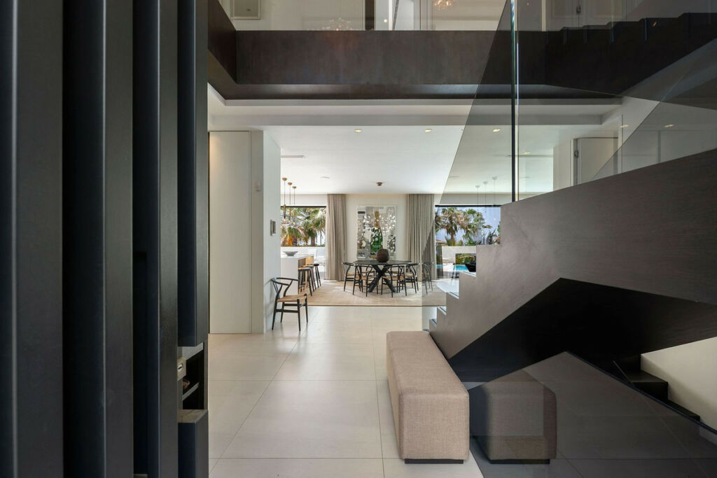 Detached Villa Nagüeles Málaga - image 17