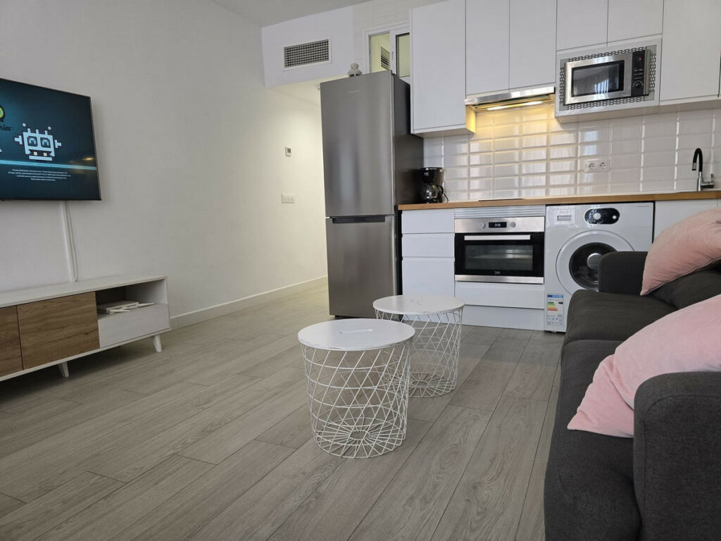 Middle Floor Apartment Fuengirola Málaga - image 17