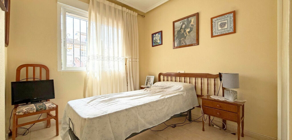 Townhouse Torrevieja Alicante - image 17