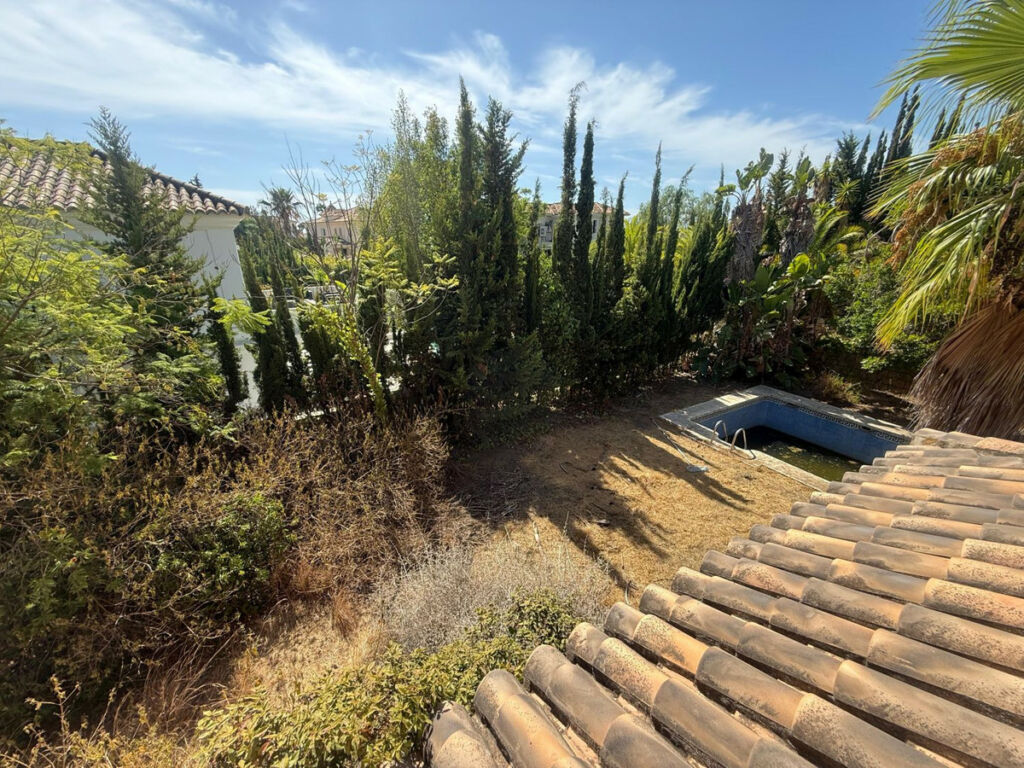 Townhouse Nueva Andalucía Málaga - image 17