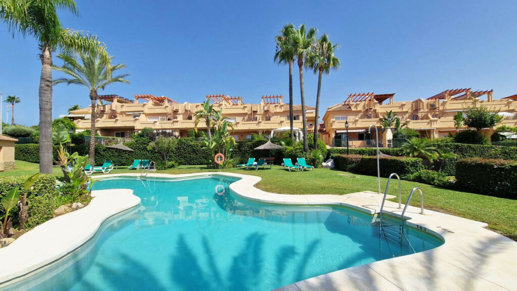 Semi-Detached House Estepona Málaga - image 17