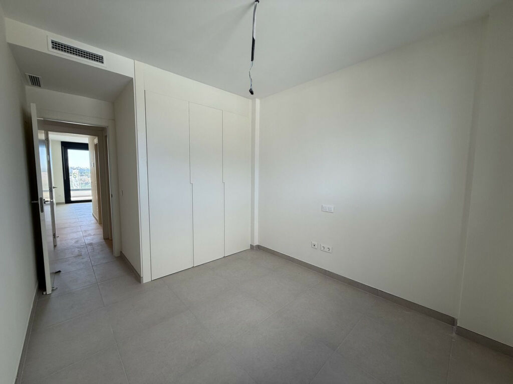 Middle Floor Apartment Calanova Golf Málaga - image 12