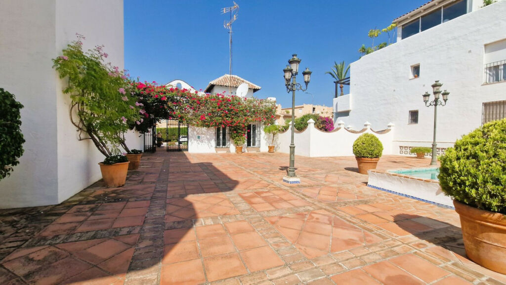 Ground Floor Apartment Nagüeles Málaga - image 17