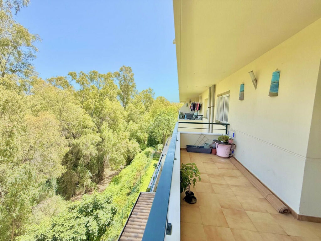 Middle Floor Apartment Calahonda Málaga - image 16