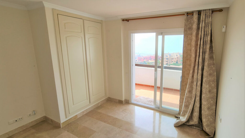 Middle Floor Apartment Calahonda Málaga - image 17