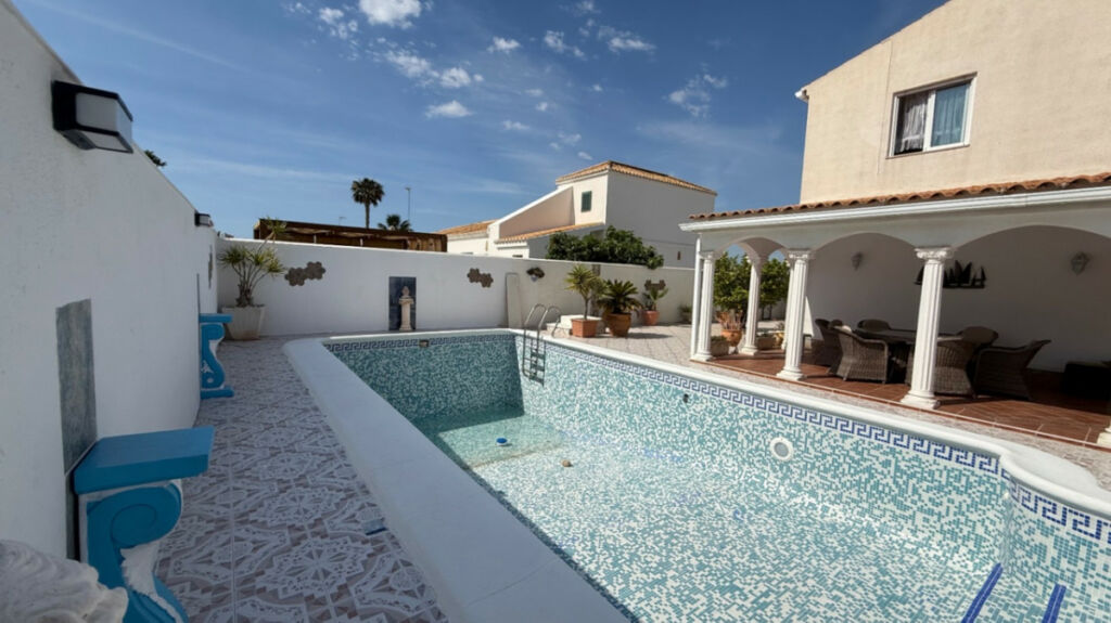 Detached Villa Torrevieja Alicante - image 17