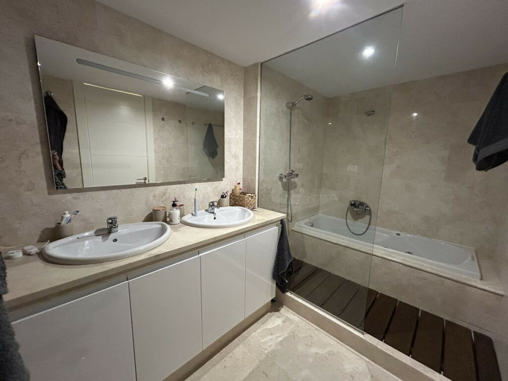 Middle Floor Apartment Manilva Málaga - image 15