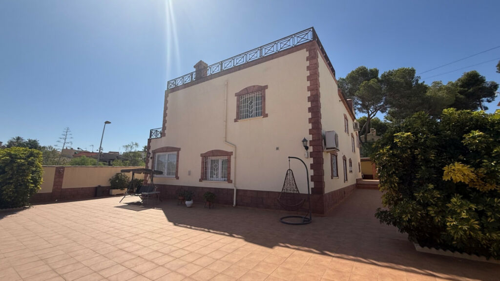 Detached Villa Torrevieja Alicante - image 17