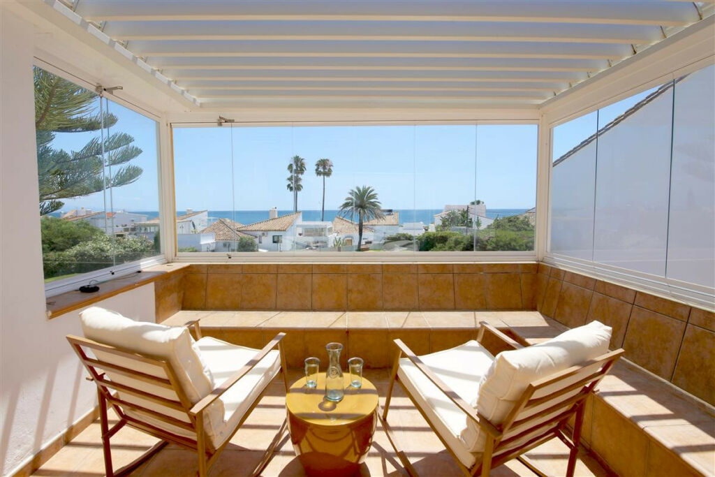 Detached Villa Estepona Málaga - image 17
