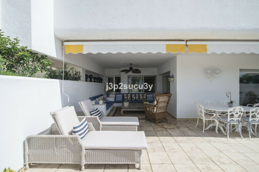 Middle Floor Apartment Guadalmina Baja Málaga - image 17