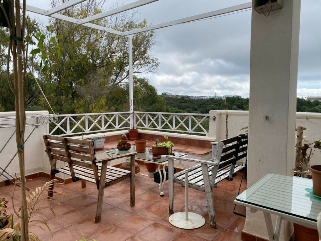 Middle Floor Apartment Río Real Málaga - image 17