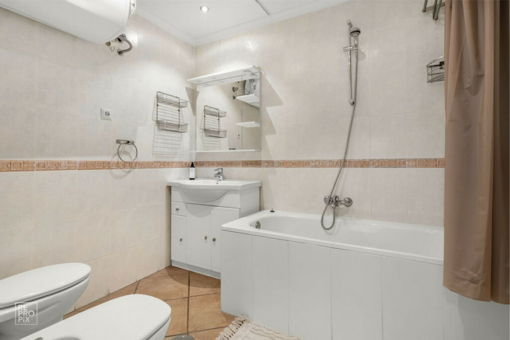 Middle Floor Apartment Puerto Banús Málaga - image 17