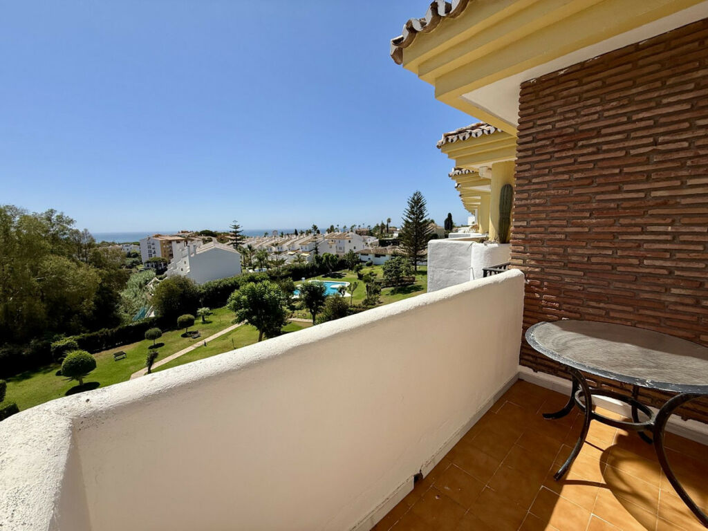 Penthouse Calahonda Málaga - image 17