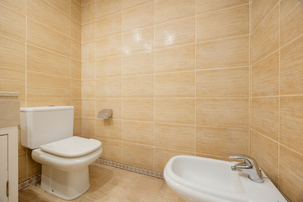 Middle Floor Apartment Nueva Andalucía Málaga - image 16
