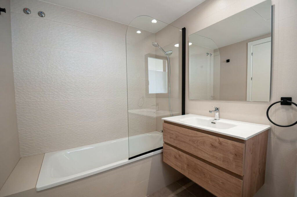 Middle Floor Apartment Calpe Alicante - image 17