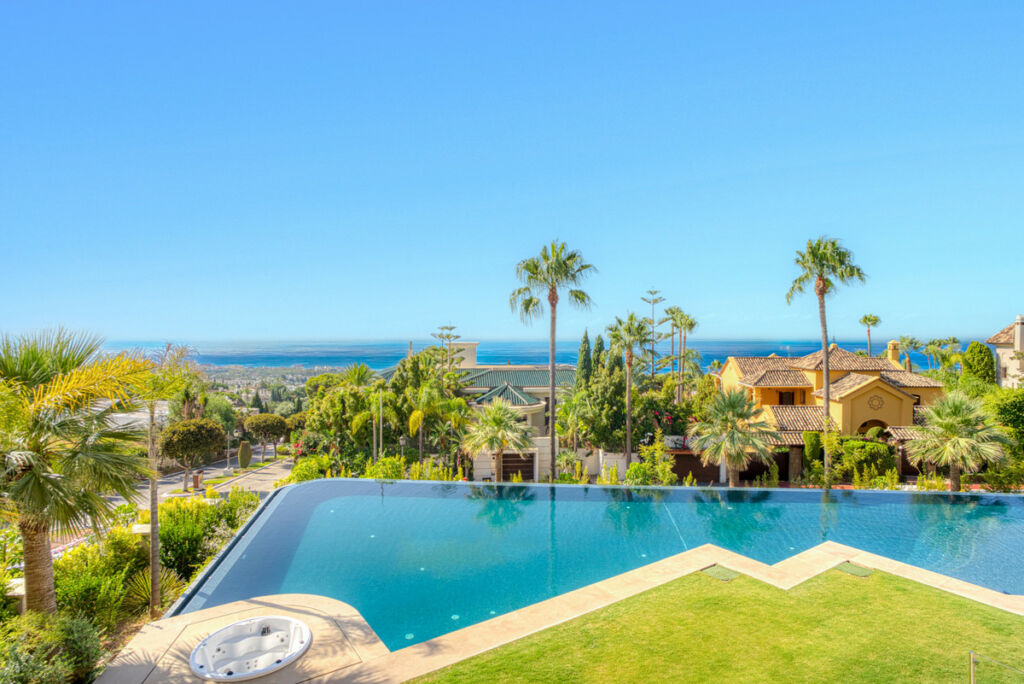 Detached Villa Sierra Blanca Málaga - image 20