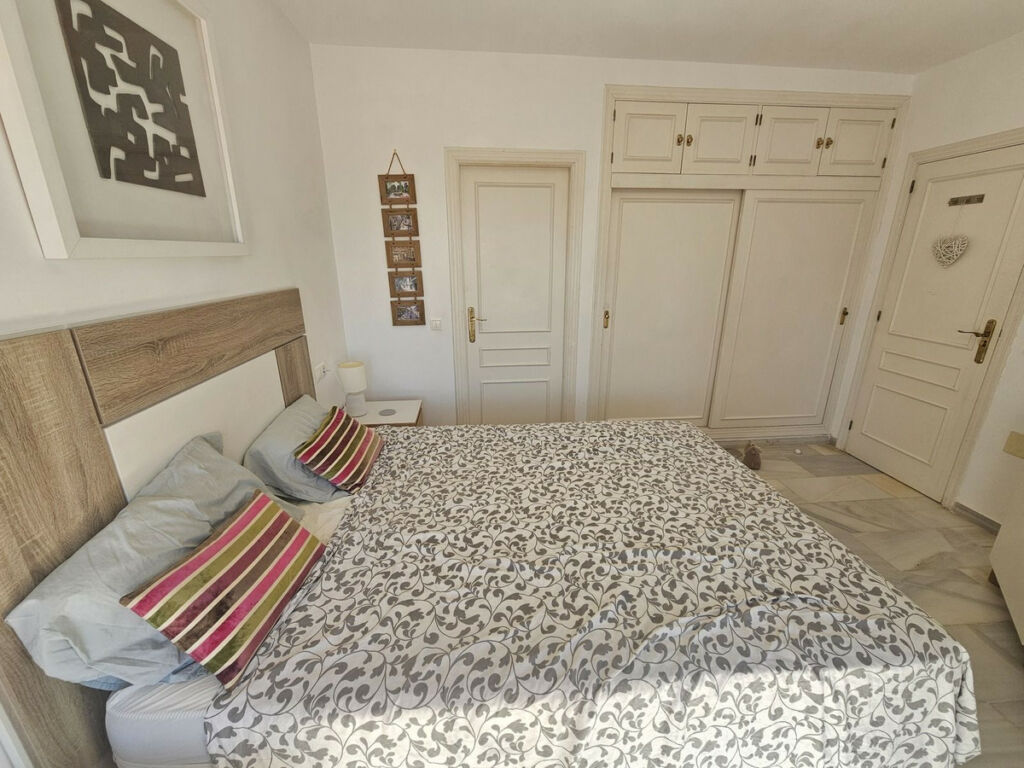 Penthouse Calahonda Málaga - image 17