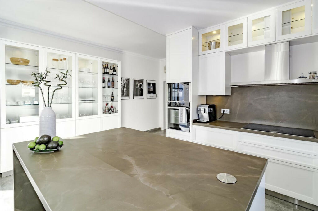 Detached Villa Benahavís Málaga - image 17
