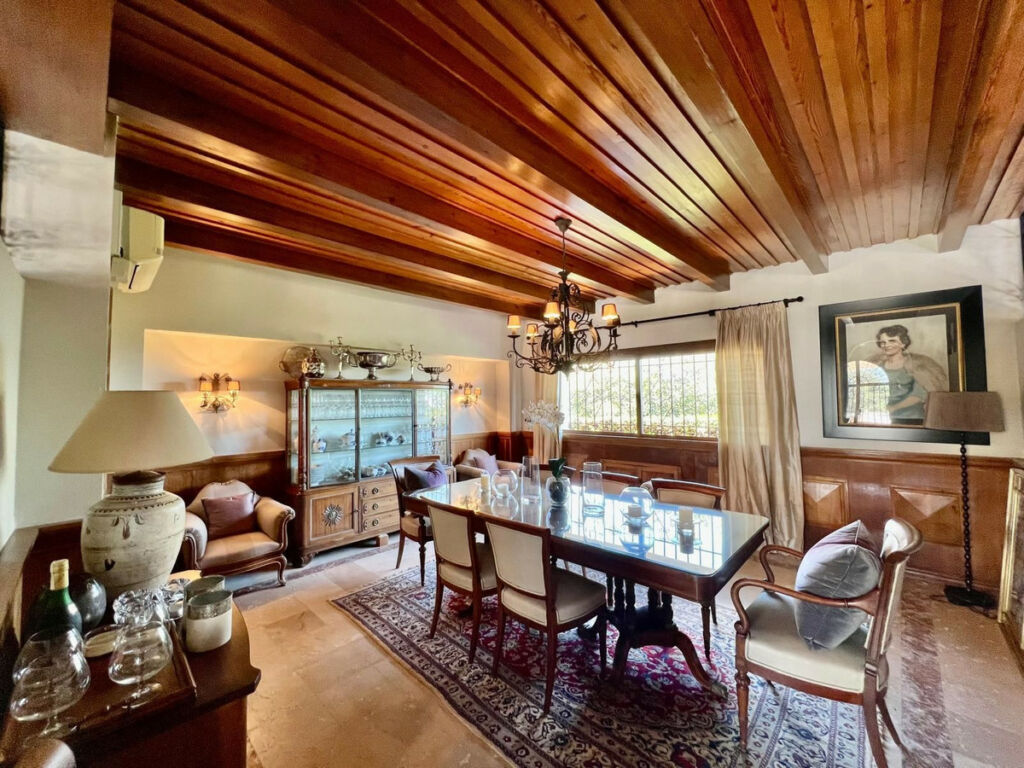Detached Villa Elviria Málaga - image 16