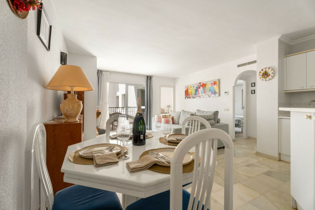Middle Floor Apartment Riviera del Sol Málaga - image 17