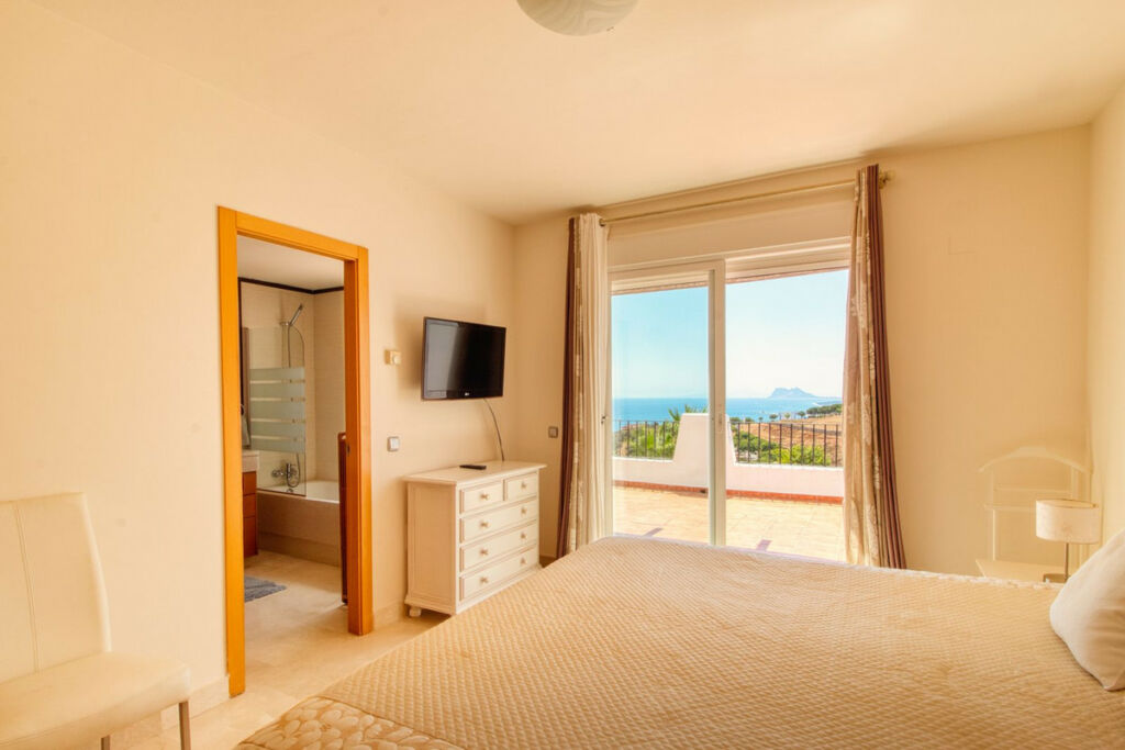 Townhouse Manilva Málaga - image 17