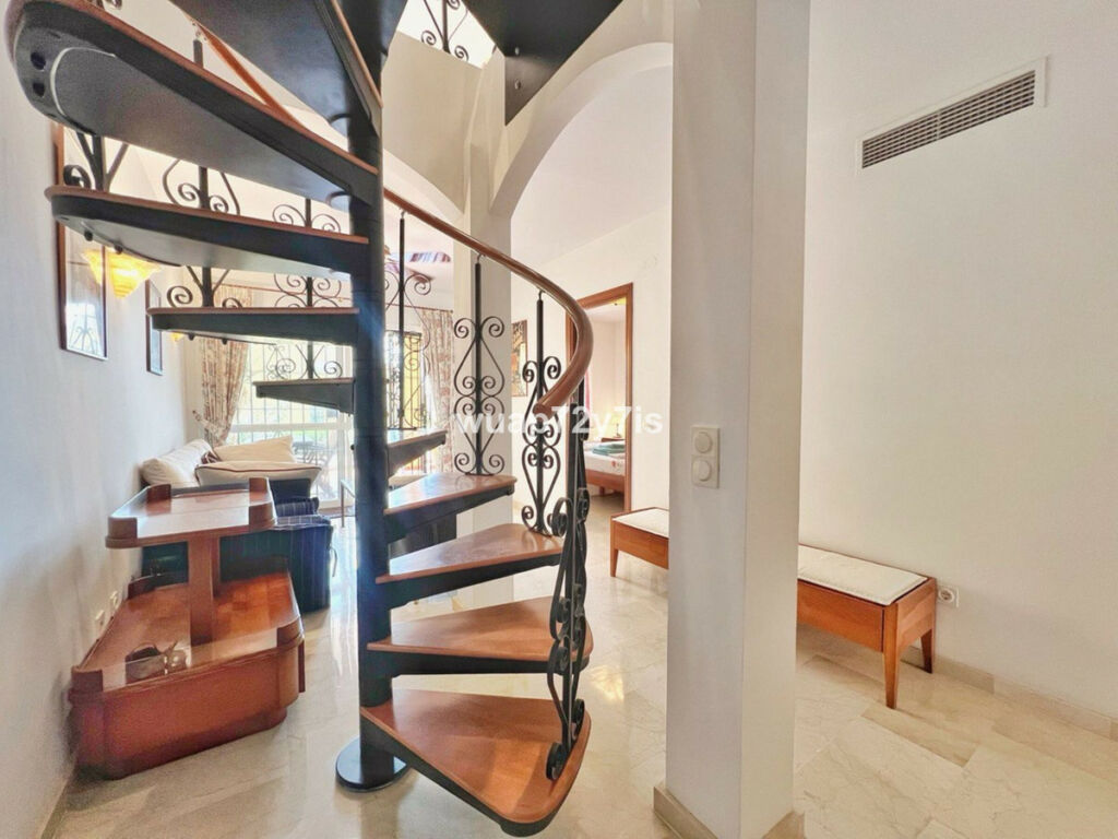 Semi-Detached House Costabella Málaga - image 17